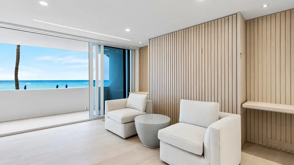 100 Sunrise Ave – Unit 201