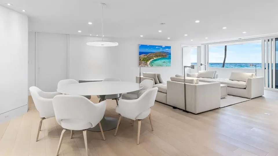 100 Sunrise Ave – Unit 201