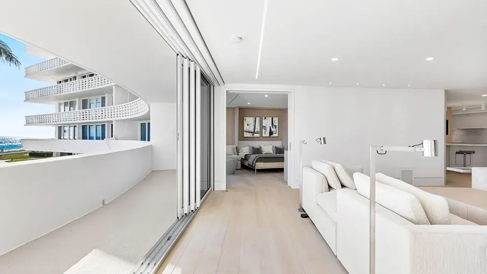 100 Sunrise Ave – Unit 201