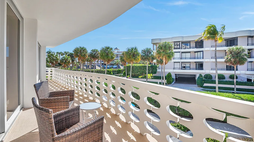 100 Sunrise Ave - Unit 322