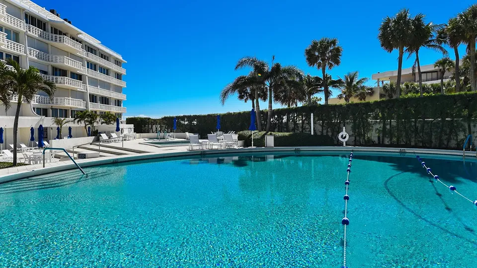 100 Sunrise Ave - Unit 414