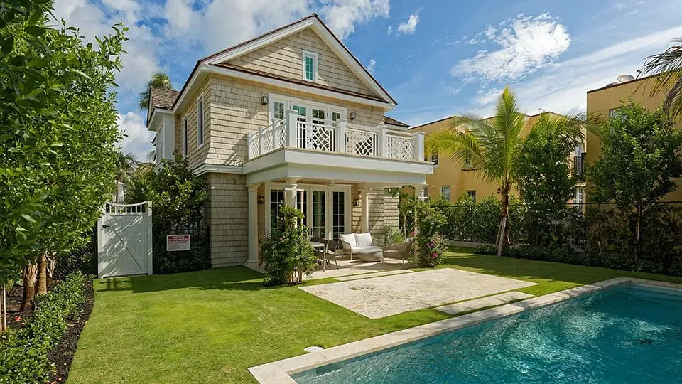 164 Seaspray Ave
