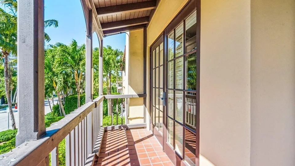 355 Cocoanut Row #2