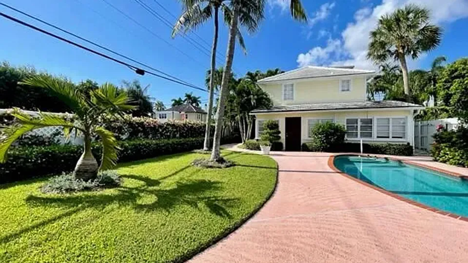 400 Seabreeze Ave