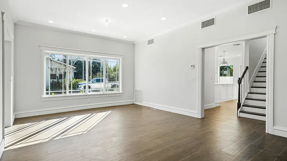 401 N Lakeside Dr