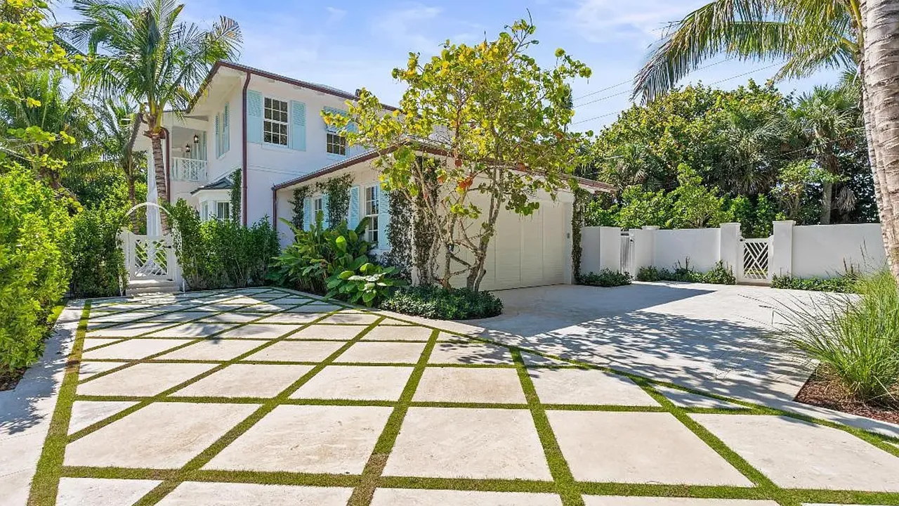 200 Bahama Lane