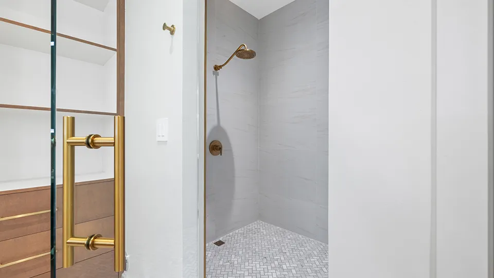 223 Sunset Ave Unit 202
