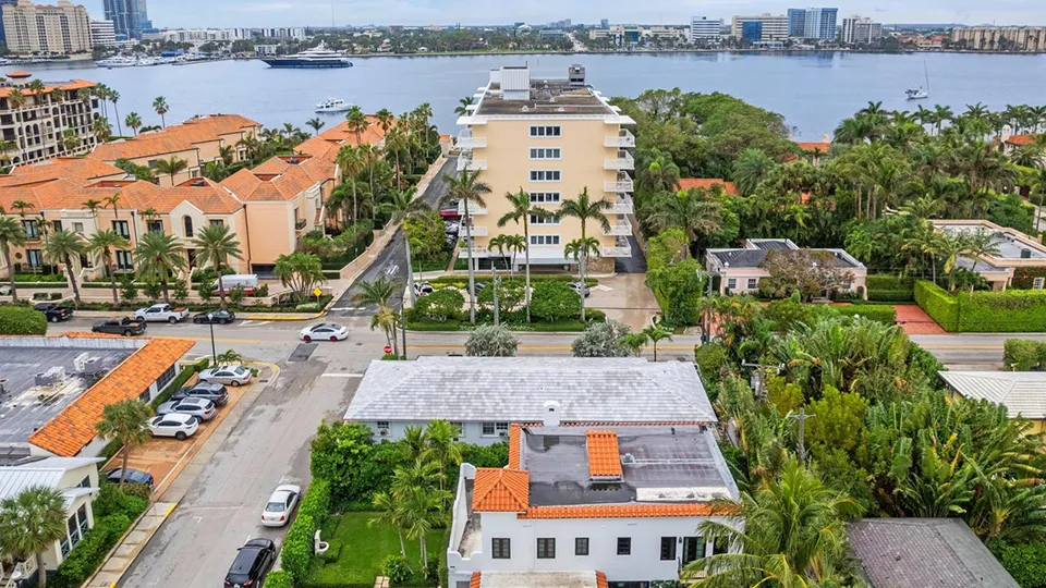 251 Bradley Pl