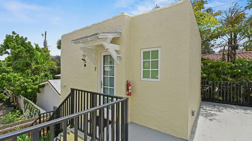 212 Oleander Ave