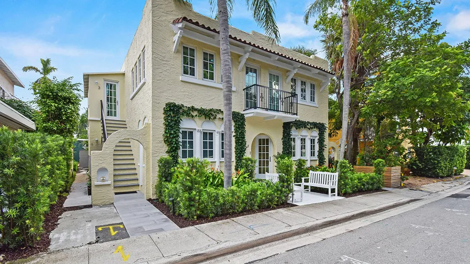 212 Oleander Ave