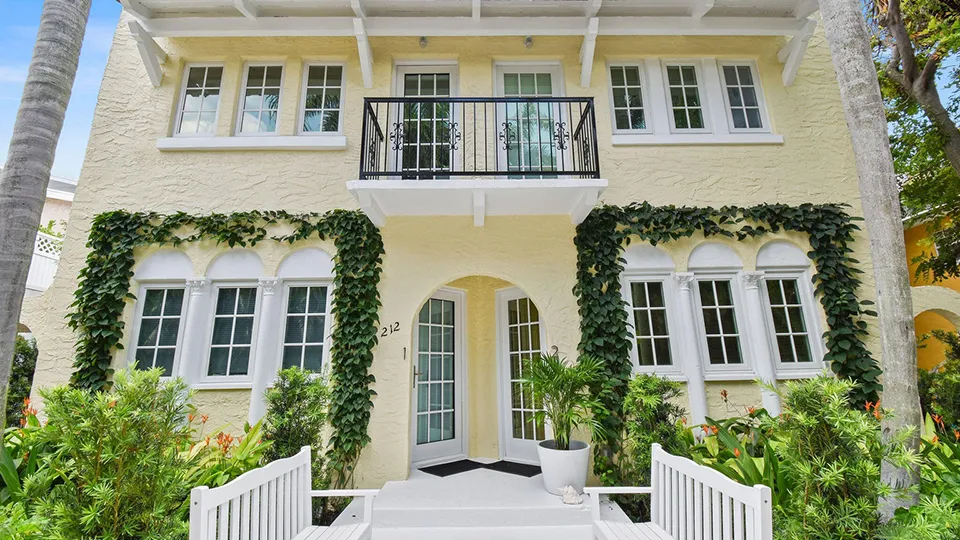 212 Oleander Ave
