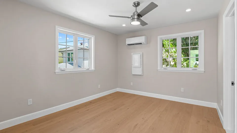 212 Oleander Ave