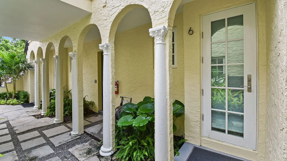 212 Oleander Ave