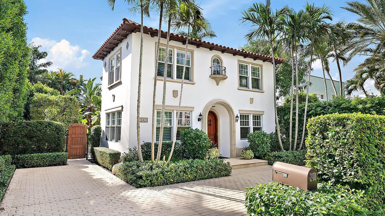 240 Seabreeze Avenue
