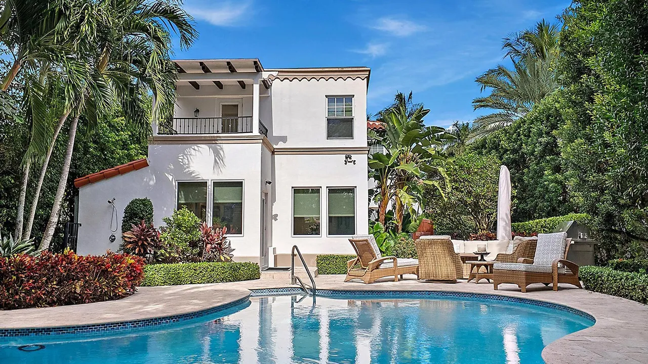 240 Seabreeze Avenue