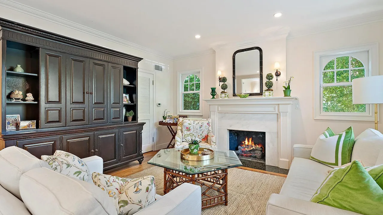 240 Seabreeze Avenue