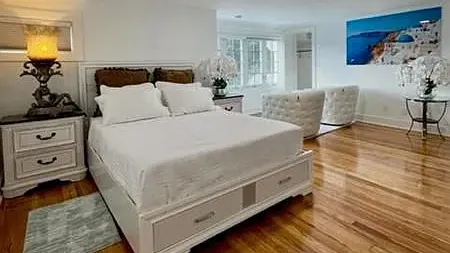 402 Seabreeze Ave
