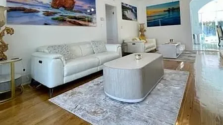 402 Seabreeze Ave
