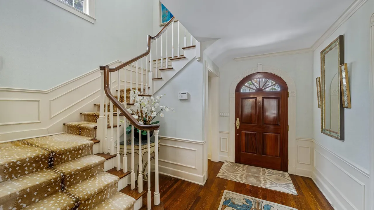 6 Via Vizcaya