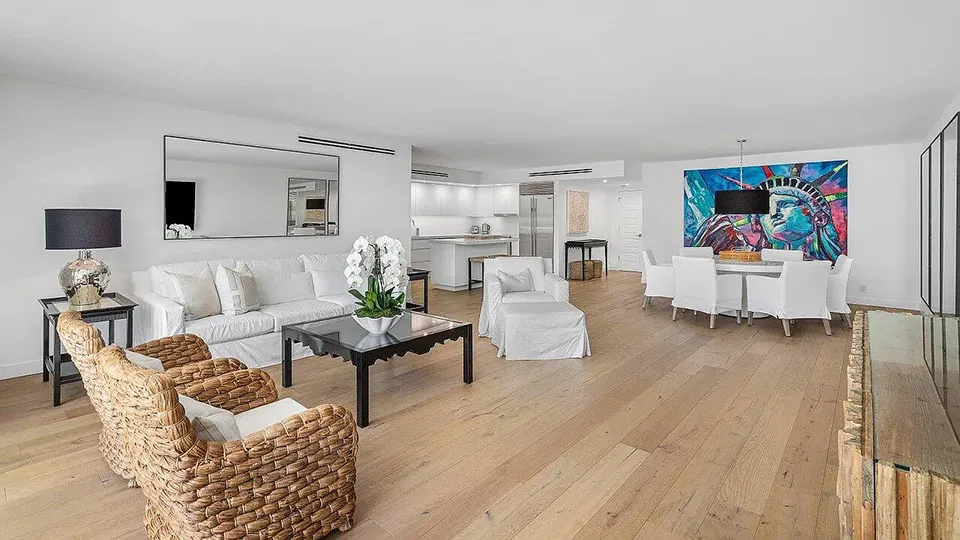 100 Worth Ave - Unit 220
