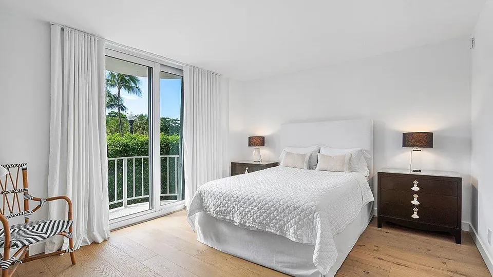 100 Worth Ave - Unit 220