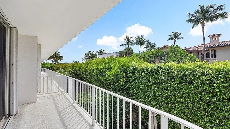 100 Worth Ave - Unit 220