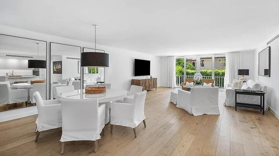 100 Worth Ave - Unit 220
