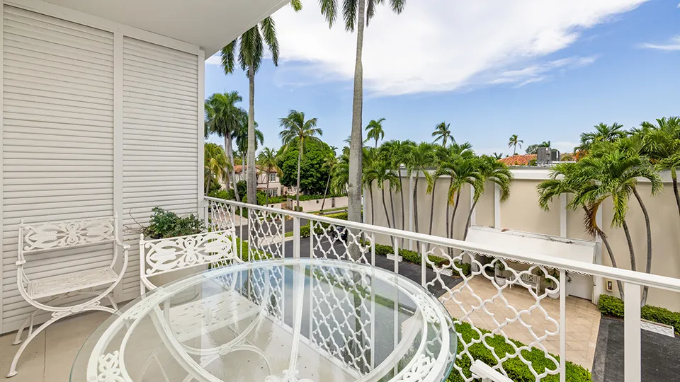 354 Chilean Ave. Apt 3A